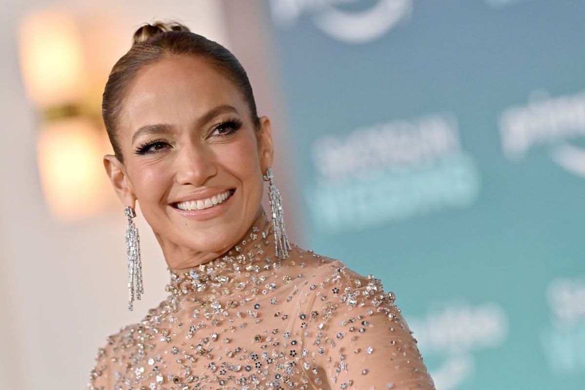 Jennifer Lopez O Nou Apari Ie Topless Pe Re Elele Sociale Ce Mesaj