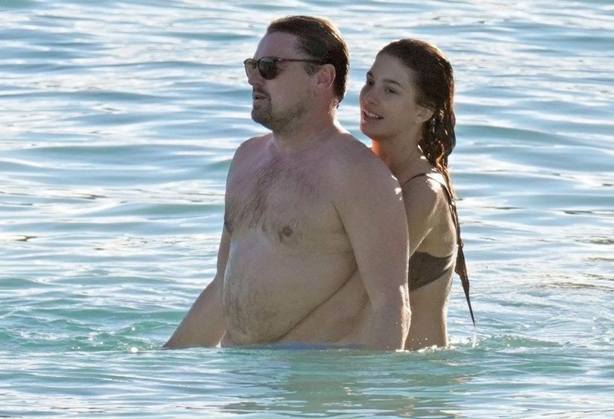 Leonardo Dicaprio Surprins N Ipostaze Romantice Al Turi De Iubita Sa