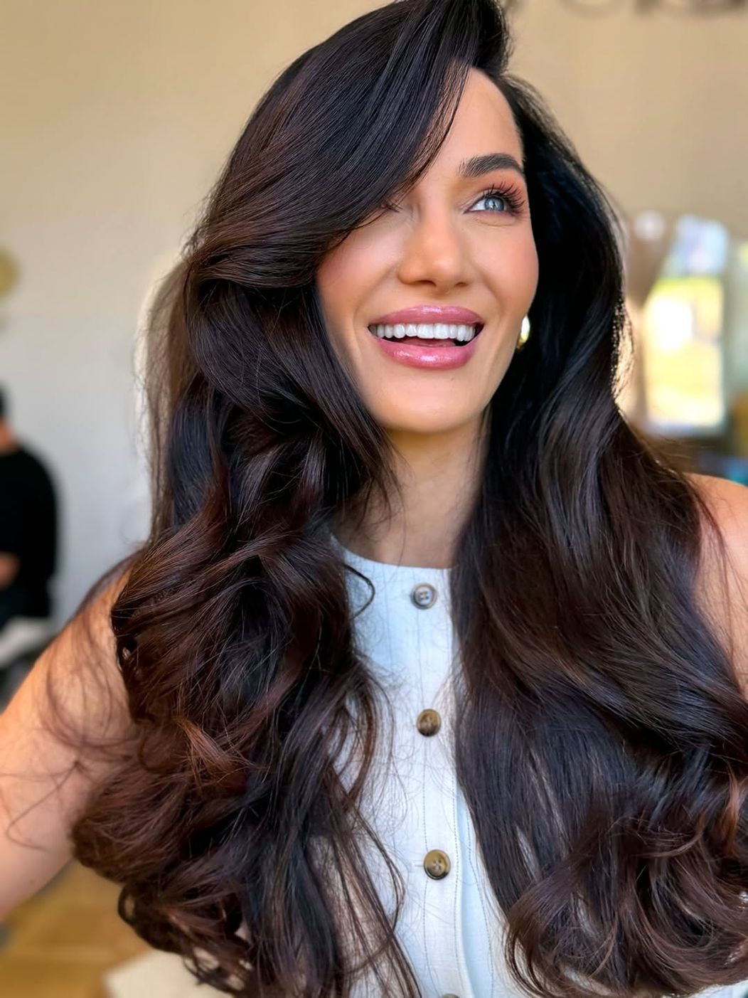Cand @lauraelenahairartist face magie din parul tau! 💫