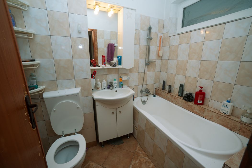 Visuri la Cheie, 15 aprilie 2026. Cum arată apartamentul în care locuiește Dani. Camera în care dormea tatăl lui îi stârnește multe amintiri dureroase și a fost transformată în depozit „E greu să intre acol (4)