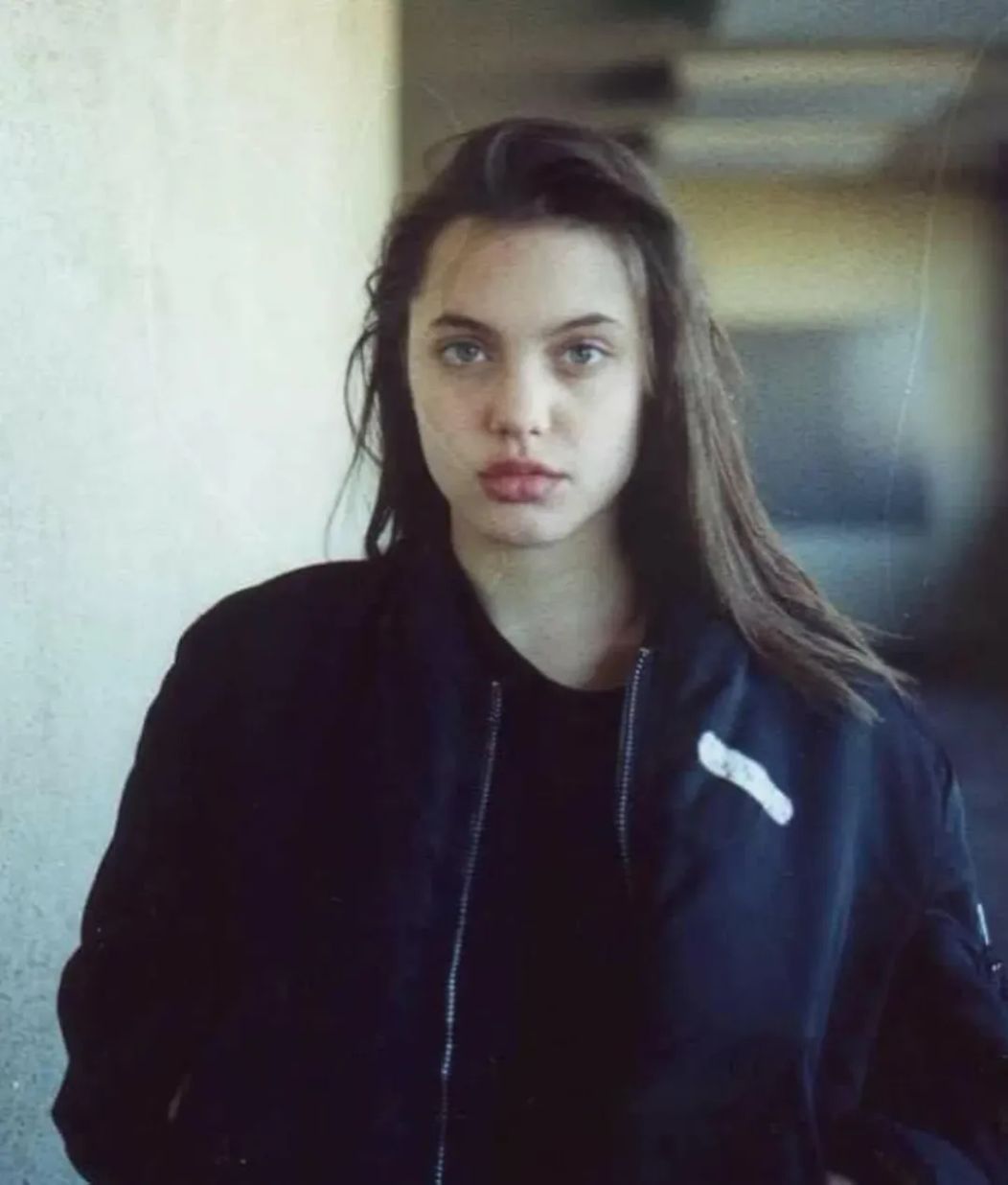 Before acting ever seemed real to her..young Angelina Jolie was fascinated with death, funerals (3)