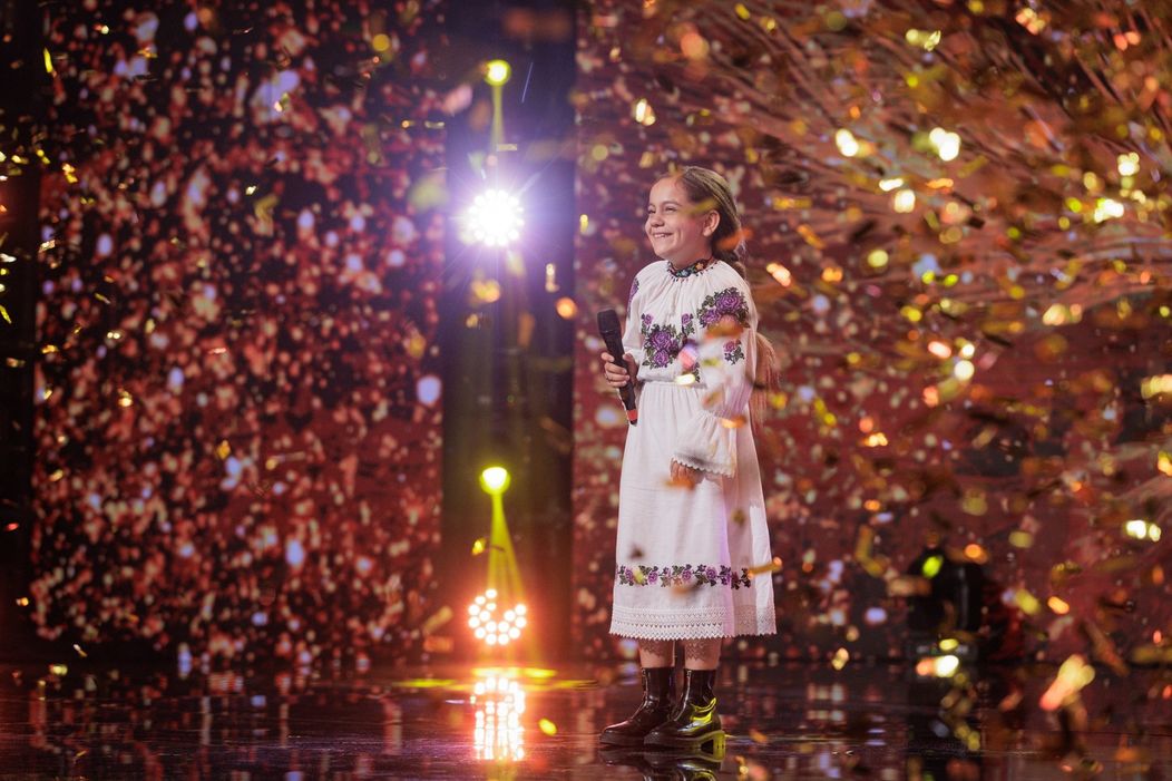 thumbnail_Sara Hant - Romanii au talent (2)