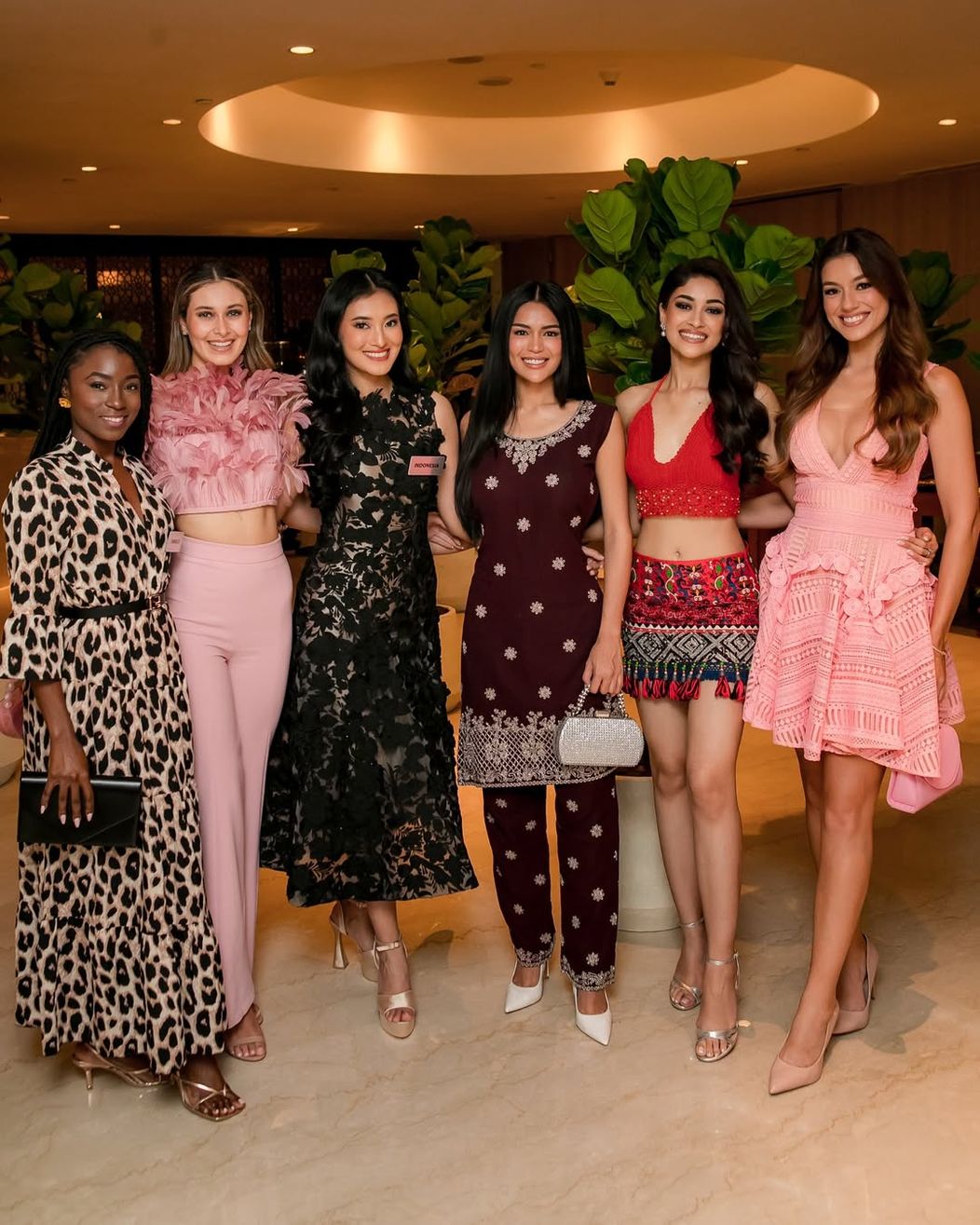 Hey Miss World Fan!   Get ready to catch exclusive glimpses of your favorite contestants as they shine with elegance and purpose at the stunning Trident Hyderabad! From moving between activities to wrapping u