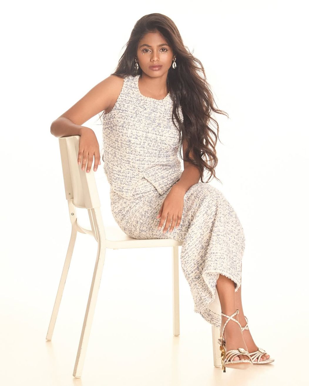 In Frame @maleeshakharwaPhotographer - @dinesh_ahujaStyled By - @styled_by_meera @tryagaintoobadStyle Team - @styledbymannat @jahal_ahir07Makeup - @riyasheth.makeuphairHair - @curlyhairmakeupgirlLighting  (1)