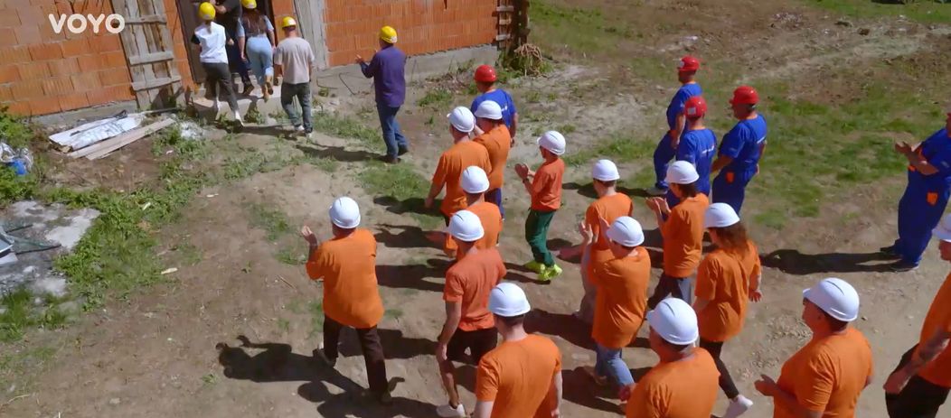 Familia Răceală pleacă în prima vacanță din ultimii ani. Echipa „Visuri la Cheie” dă startul lucrărilor pentru locuința mult dorită de Titica și de Dariana „Abaterile sunt foarte mari” (2)