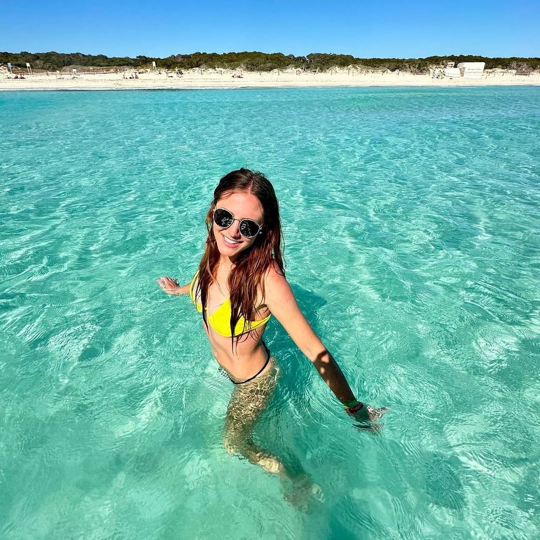 •zitto e nuota, nuota e nuota.. 🐠•••#sea #summer #spain #mallorca #holiday #friends #girlstrip 