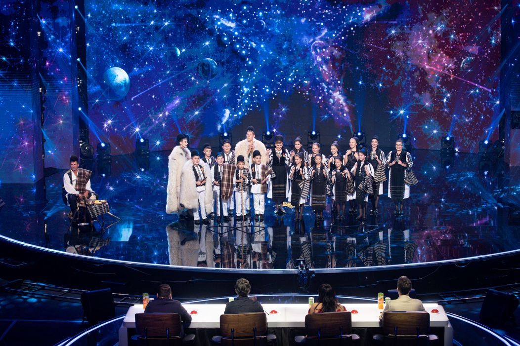 Grup vocal folcloric Nedeia (1)
