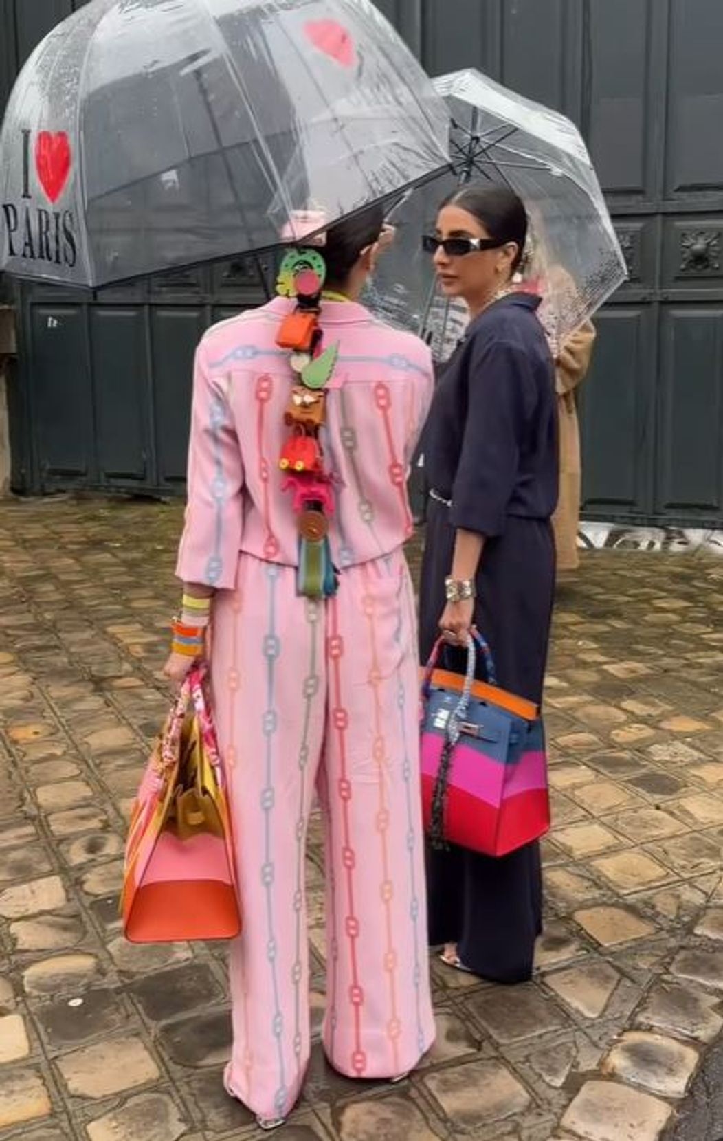 babani-sisters-street