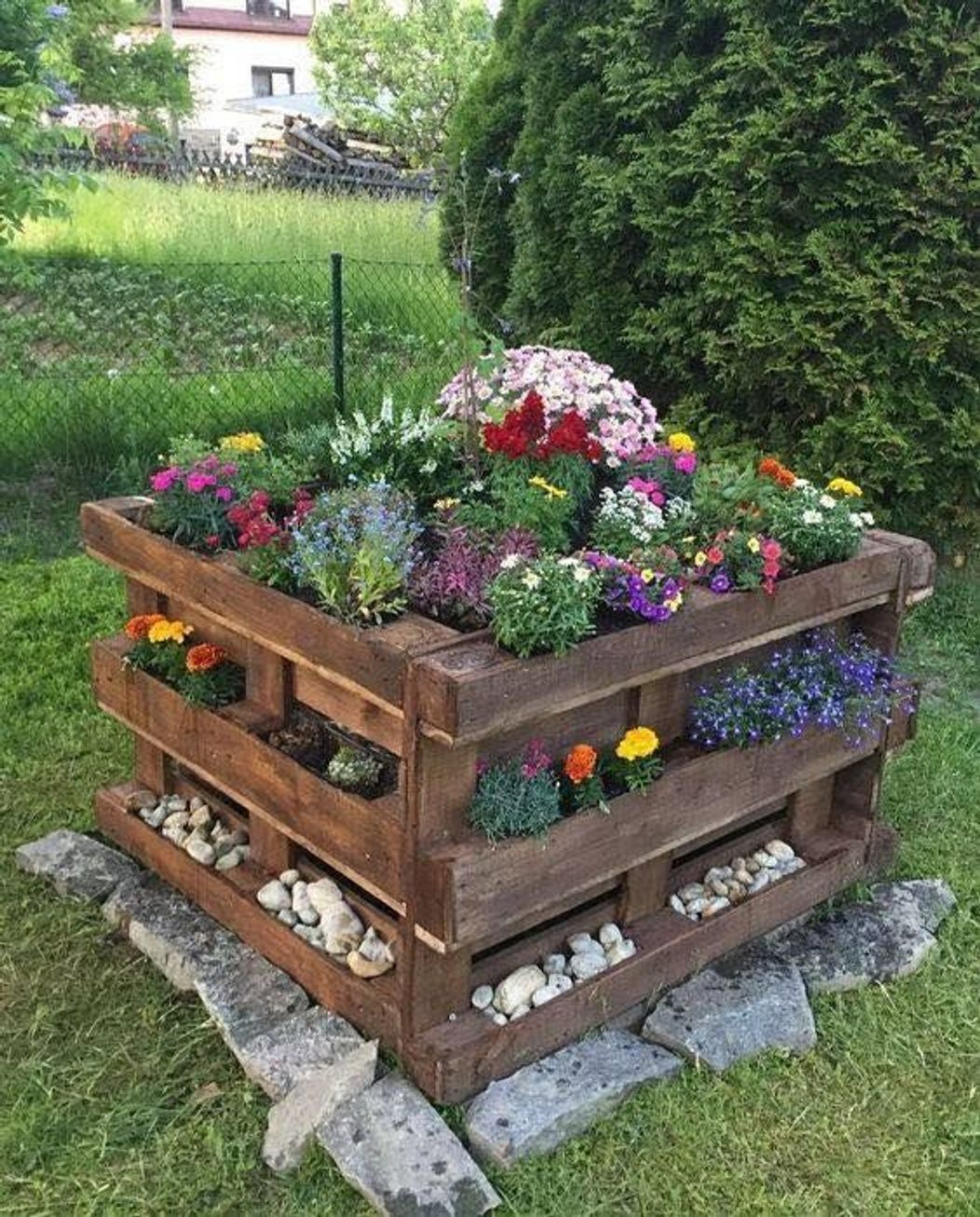 Cum creezi cele mai frumoase aranjamente florale pentru grădina ta