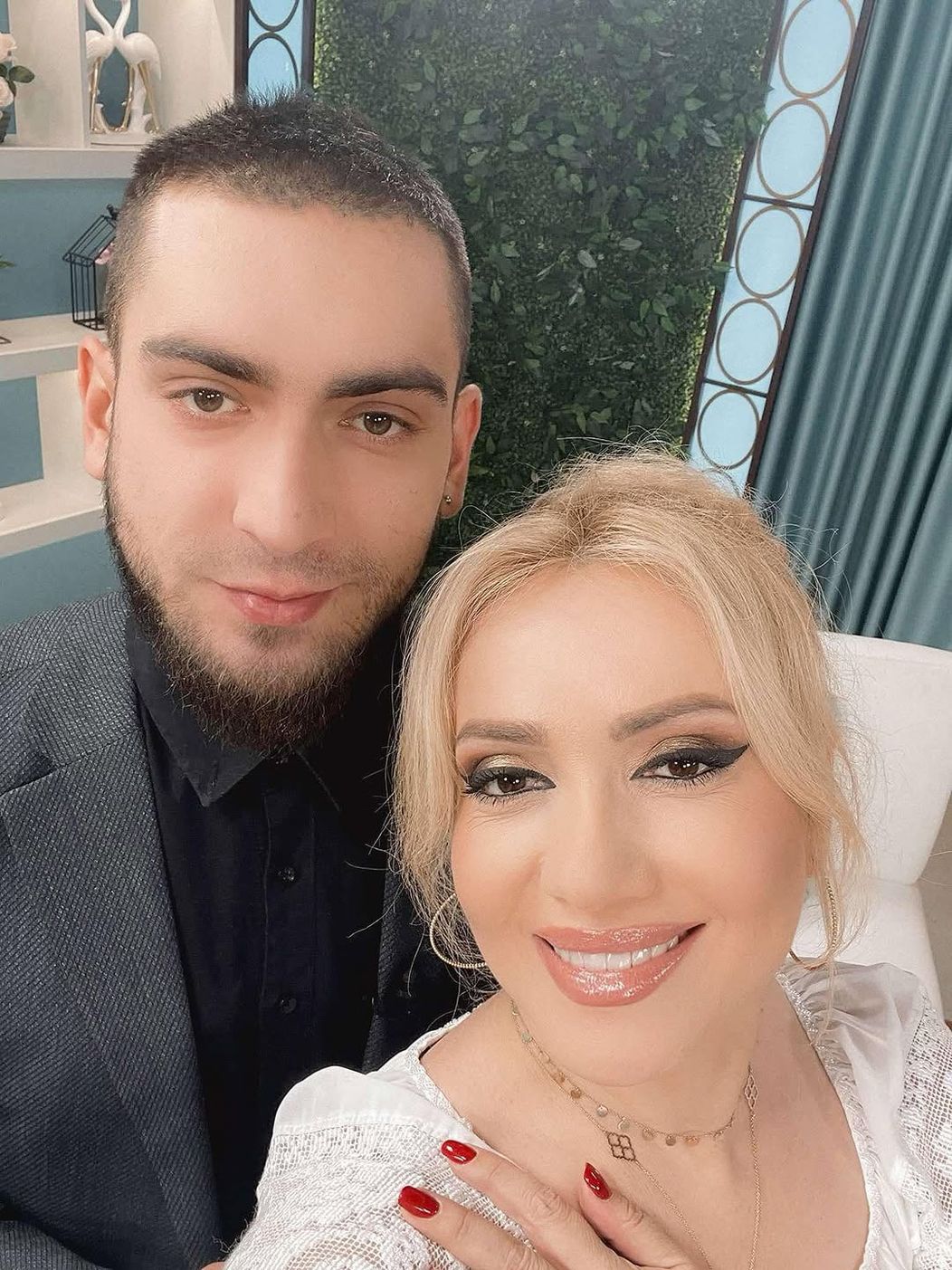 adriana ochisanu, mama lui cristi botgros