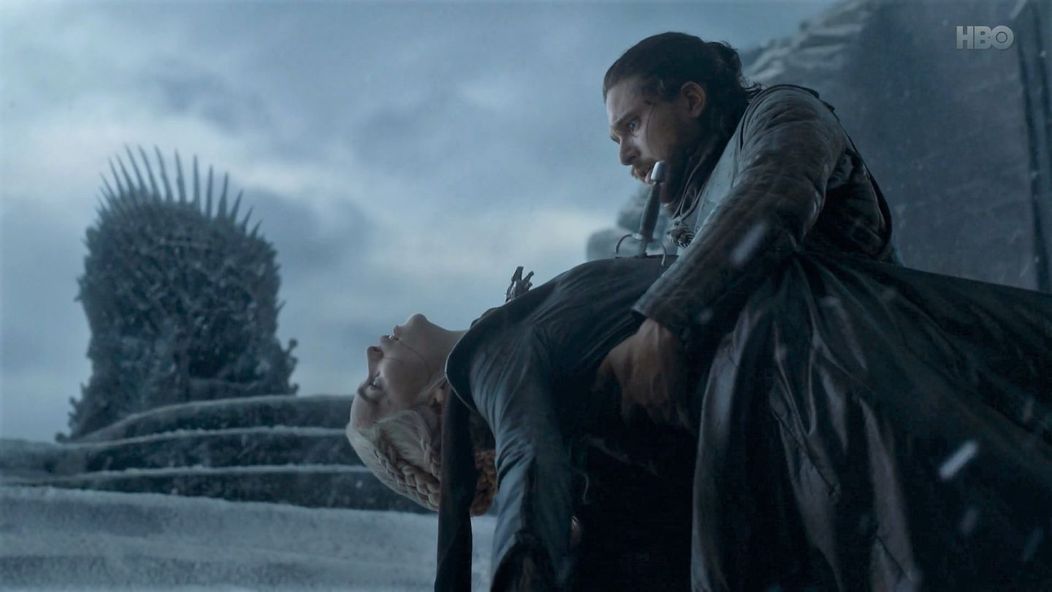 Jon Snow (Kit Harington) o ucide pe Daenerys Targaryen (Emilia Clarke)