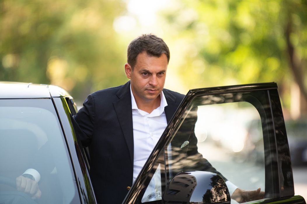  Șef sub acoperire, 21 noiembrie 2024. Alin Hustiu, CEO-ul Domino's Pizza România, devine Șef sub acoperire, în cadrul companiei pe care o conduce, de 12 ani „Vreau să văd atitudinea din te (6)