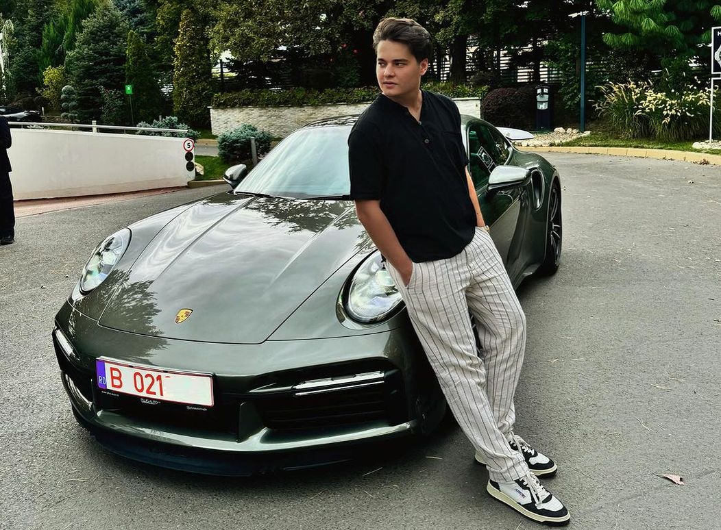 selly masina  noua porsche