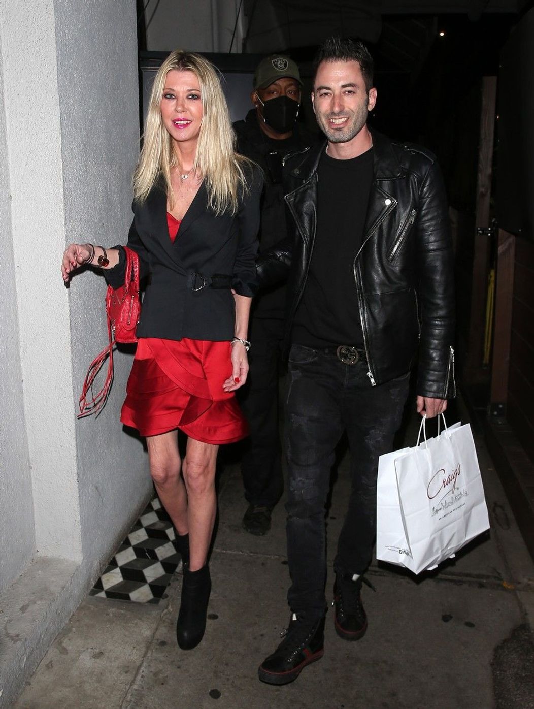 vedeta-cu-cel-mai-chinuit-corp-cum-a-fost-surprinsa-tara-reid-de-valentine-s-day_4
