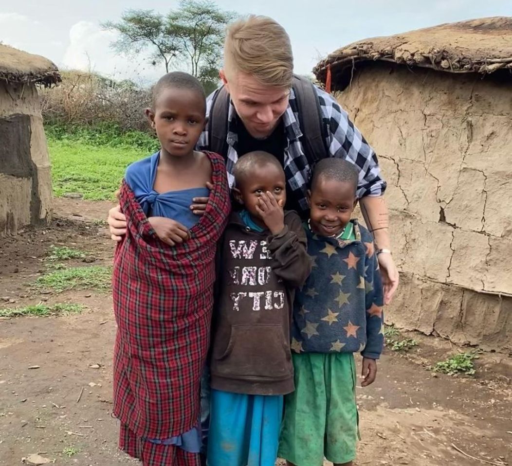 Codin Maticiuc, vacanță și acte de caritate în Africa, departe de amenințarea COVID-19