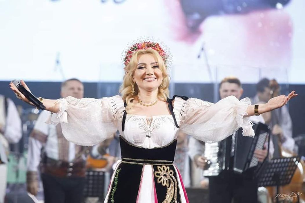 Adriana Ochișanu