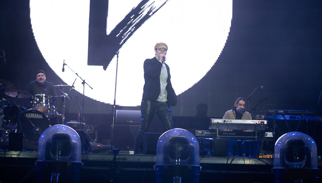 Tudor Chirila canta pe scena Arena Nationala la We Are One