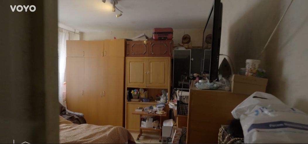 Arhitecții fac cunoștință cu familia Răceală, chiar de ziua de naștere a mamei. Cum arată garsoniera în care locuiesc Titica și Dariana „Erau atât de jenate” (8)
