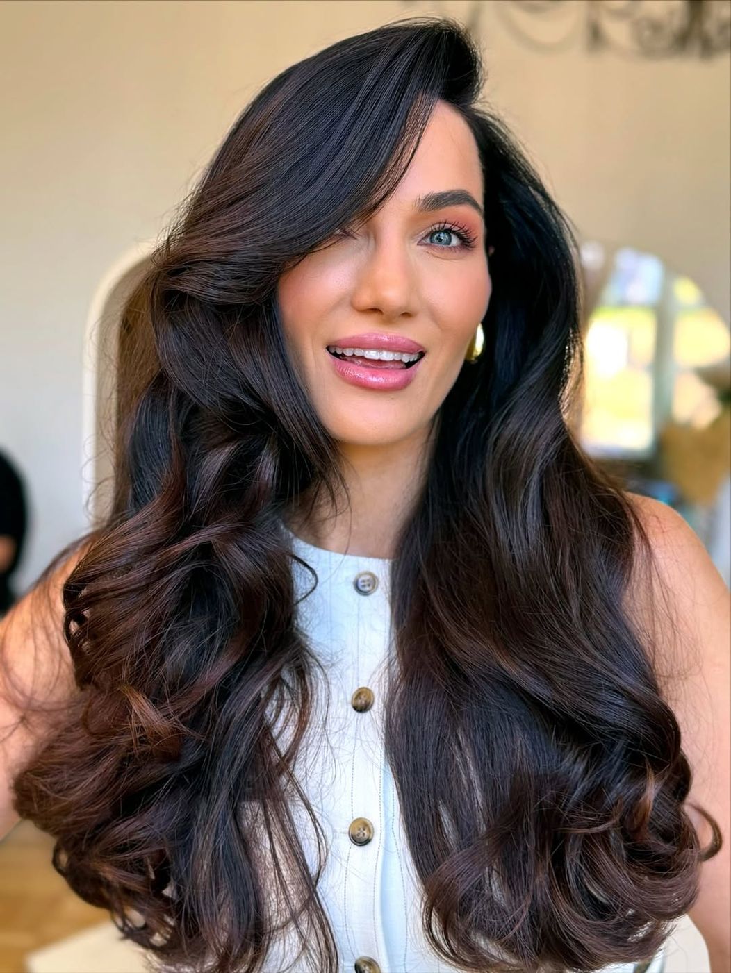 Cand @lauraelenahairartist face magie din parul tau! 💫 (1)