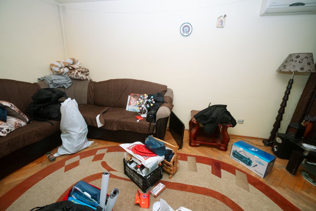 Visuri la Cheie, 15 aprilie 2026. Cum arată apartamentul în care locuiește Dani. Camera în care dormea tatăl lui îi stârnește multe amintiri dureroase și a fost transformată în depozit „E greu să intre acol (17)