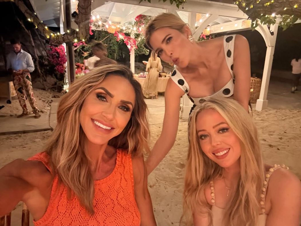 ☀️🌊🏝️🐚🌺🥥🌴∞ ♡ (7)