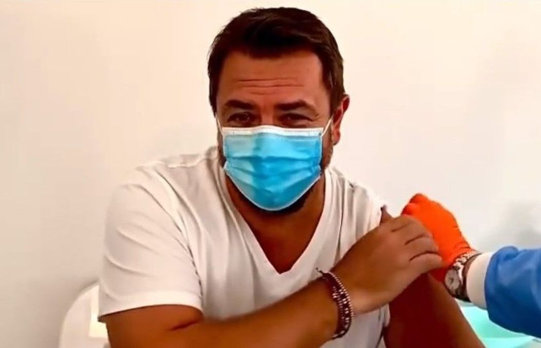 Horia Brenciu s-a vaccinat anti-Covid și a stârnit controverse în mediul online. Reacția artistului