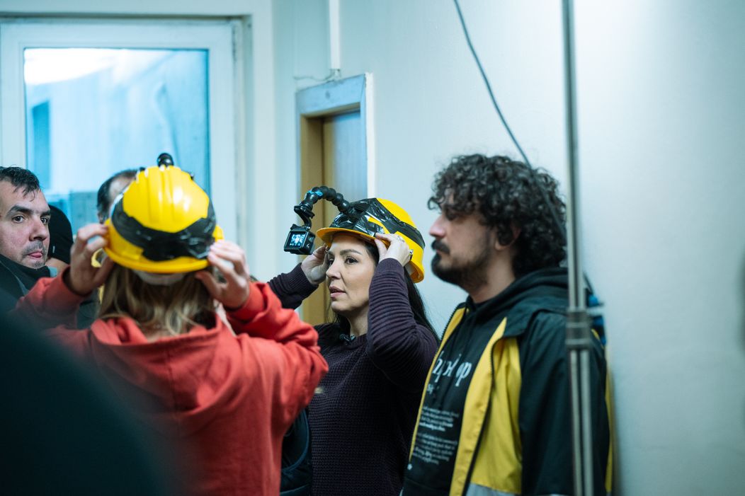 Visuri la Cheie, 15 aprilie 2026. Visuri la Cheie, 15 aprilie 2026. Arhitecții încep să gândească planul de renovare a apartamentului lui Dani. Cristina și Ștefana se întrec pentru a vedea cine va face came (5)