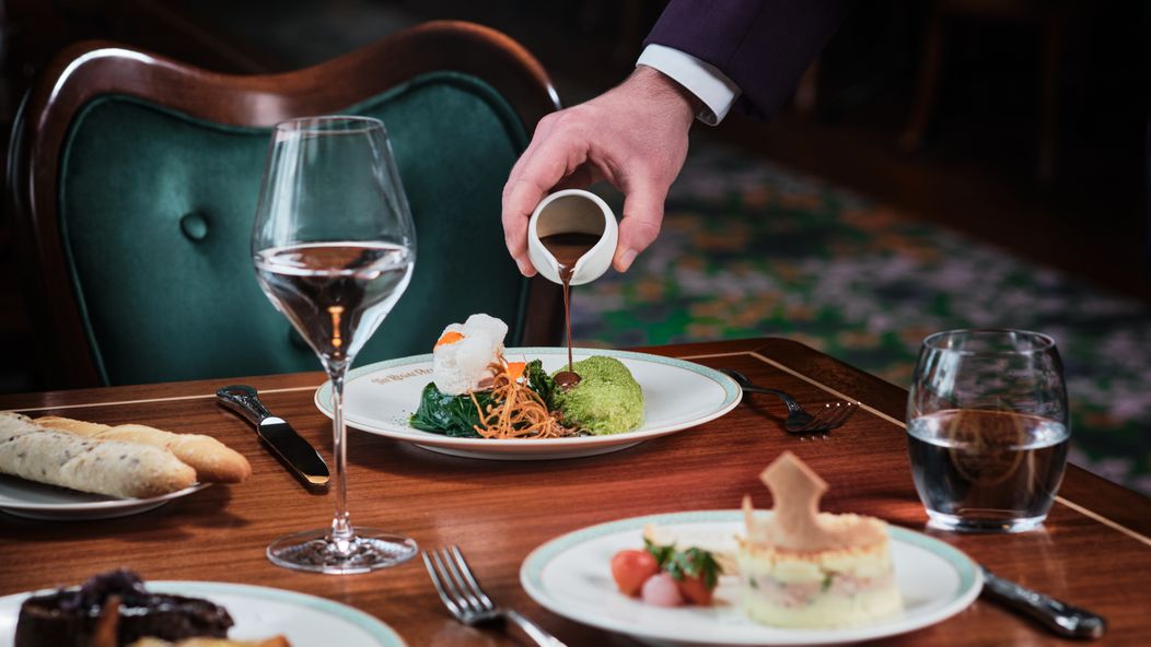 Disneyland Paris_Disney Adventure World_Adventure Way_The Regal View Restaurant & Lounge_Restaurant offer_Horizontal