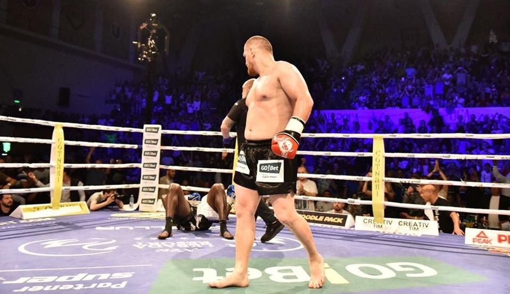 Cătălin Moroșanu l-a pus la podea pe Daniel Sam. FOTO: Cătălin Moroșanu Facebook