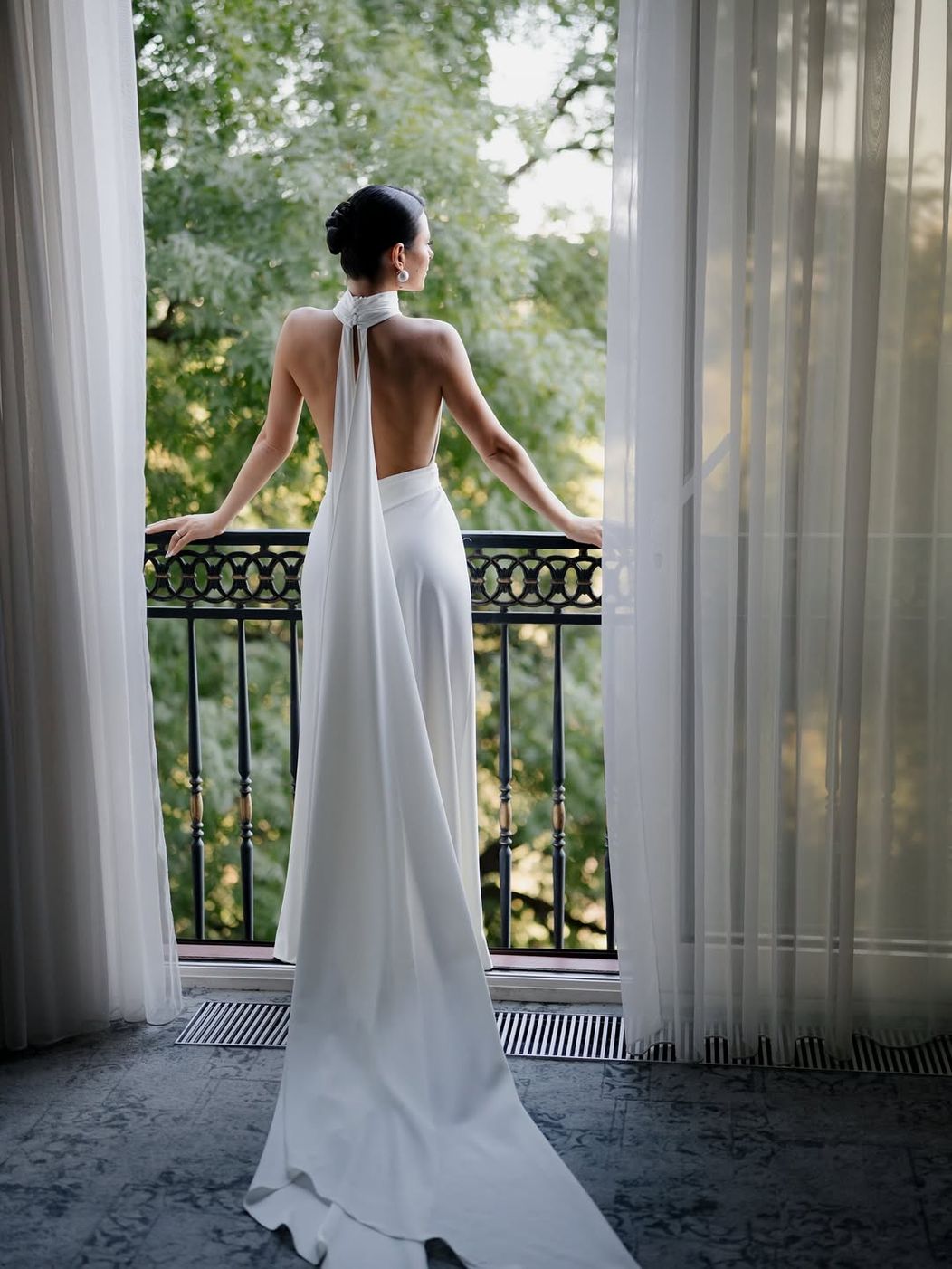 Our special day 🥹❤️..Photograph @liviu.ph Bride dress @evalendel from @salonwhiterose Groom sui