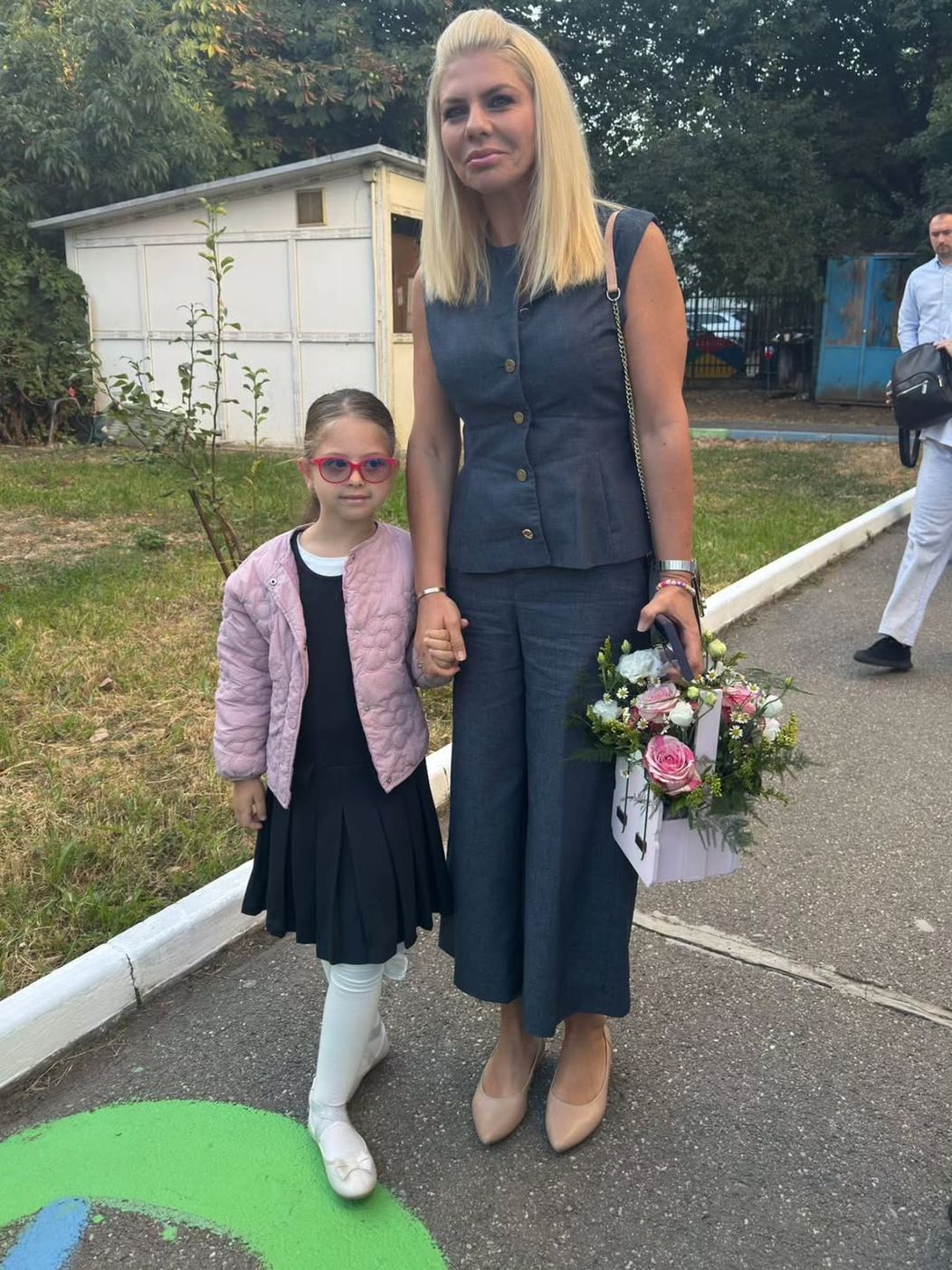Prima zi de școală cu mari emoții...mai mult pentru mine 😍😍😍Saptamana frumoasa tuturor! 🥰@r (1)