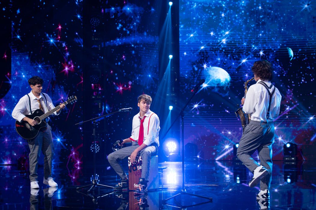 Acoustic Boyz (6)