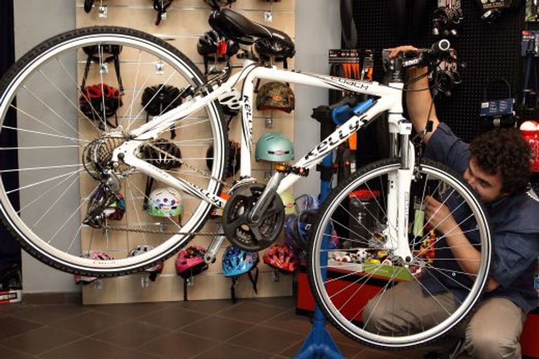 Bicicleta pe care Andi Moisescu i-a daruit-o lui Stefan