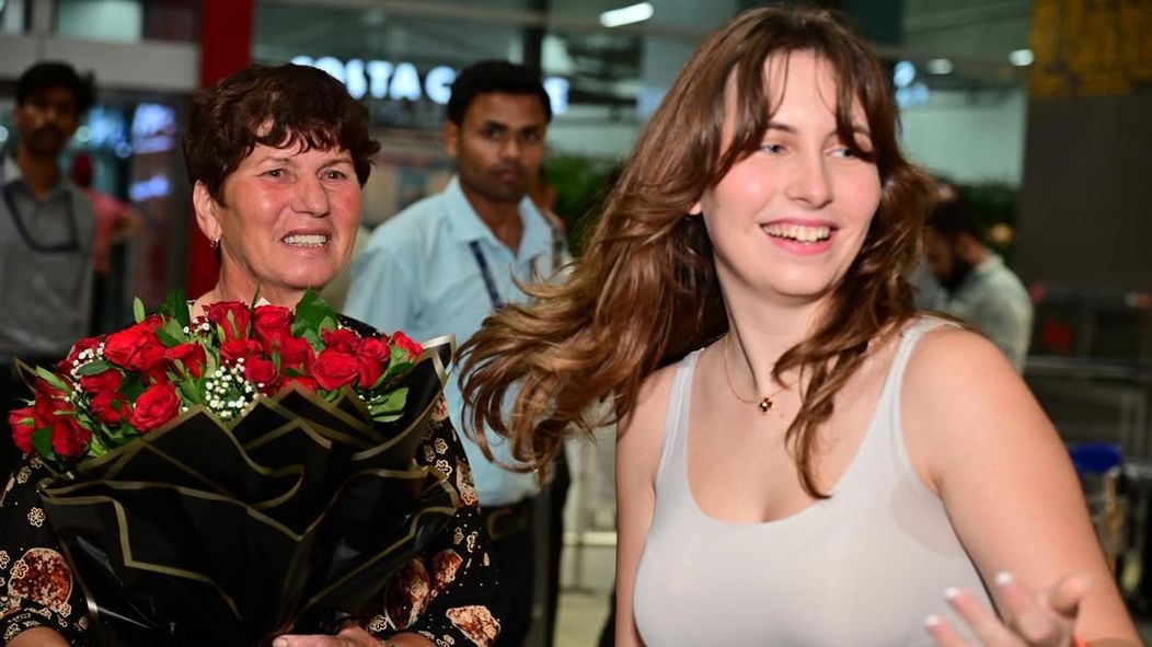✨ A heartwarming reunion in Delhi! 🤗Nicolle was all smiles as she welcomed her grandparents and cousin at the airport, fresh off their flight from Romania 🇷🇴✈️🇮🇳.After months apart, the hugs were tig (5)