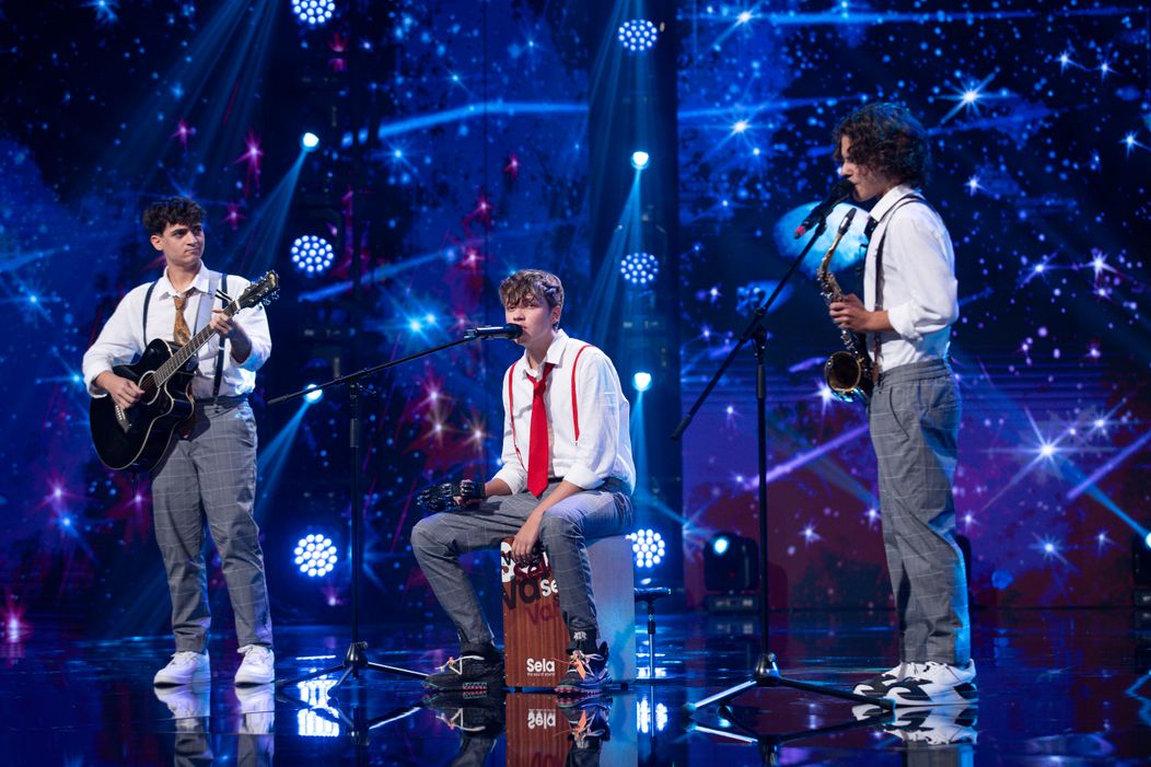 Acoustic Boyz (2)