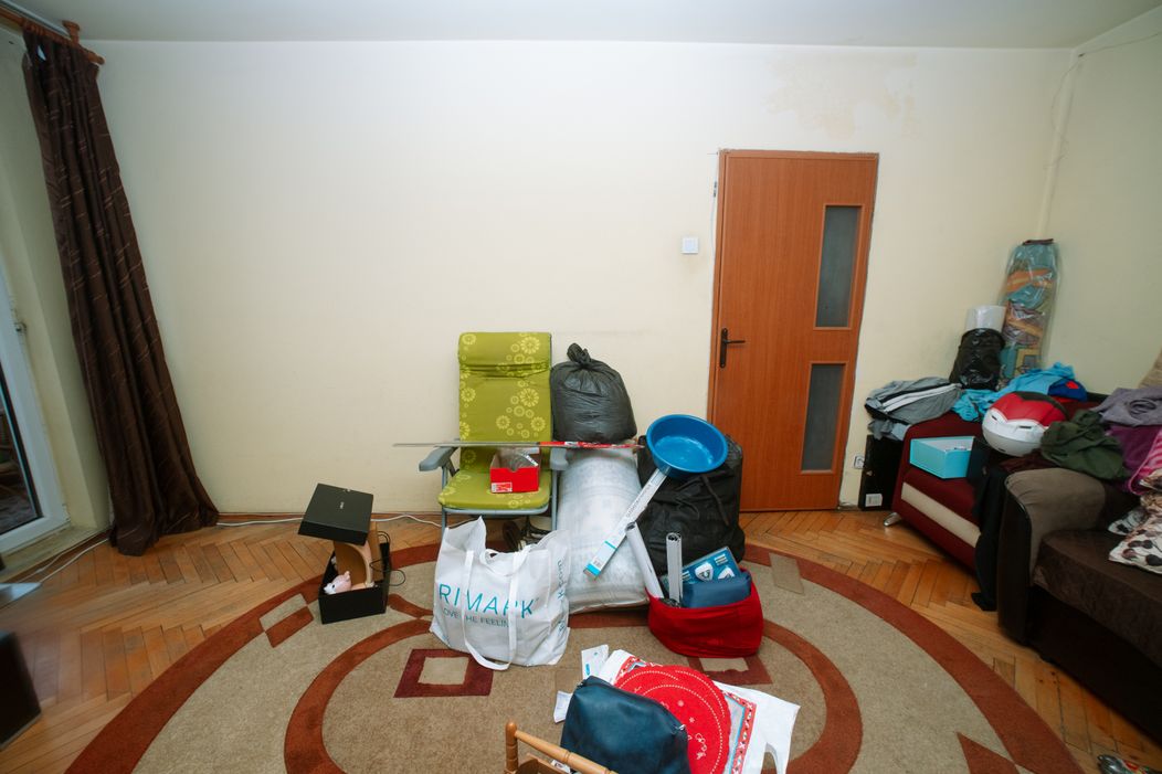 Visuri la Cheie, 15 aprilie 2026. Cum arată apartamentul în care locuiește Dani. Camera în care dormea tatăl lui îi stârnește multe amintiri dureroase și a fost transformată în depozit „E greu să intre acol (20)