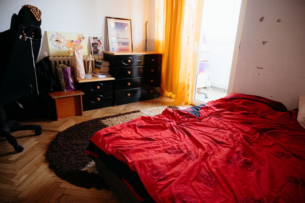 Arhitecții fac cunoștință cu familia Covaci. Cum arată apartamentul în care locuiesc cei trei „De câte ori m-am uitat la Claudiu, a (14)