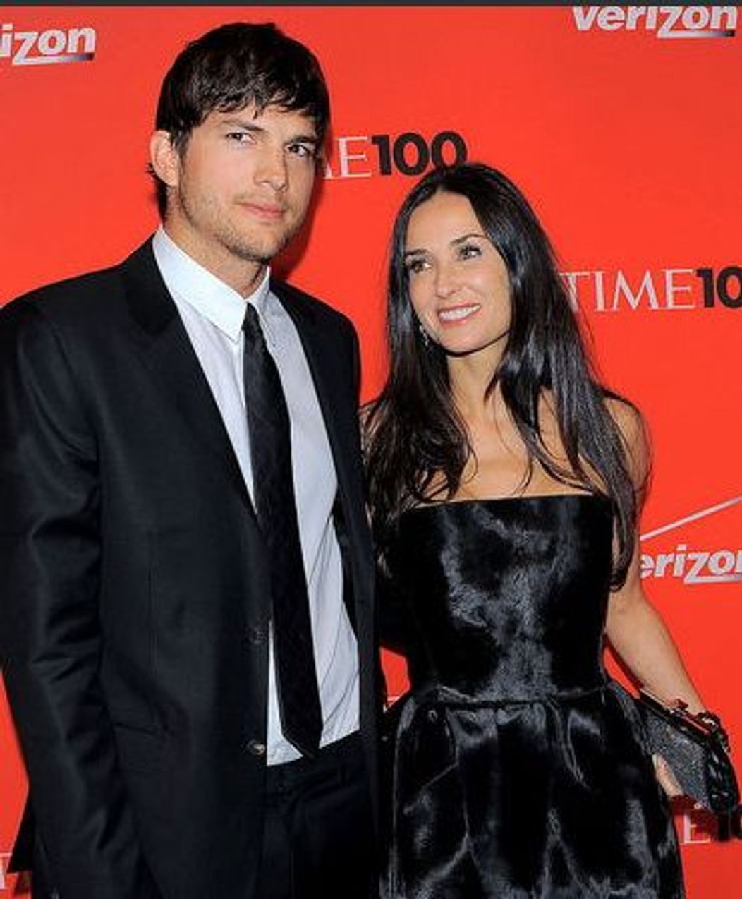 Demi Moore 48 - Ashton Kutcher 32