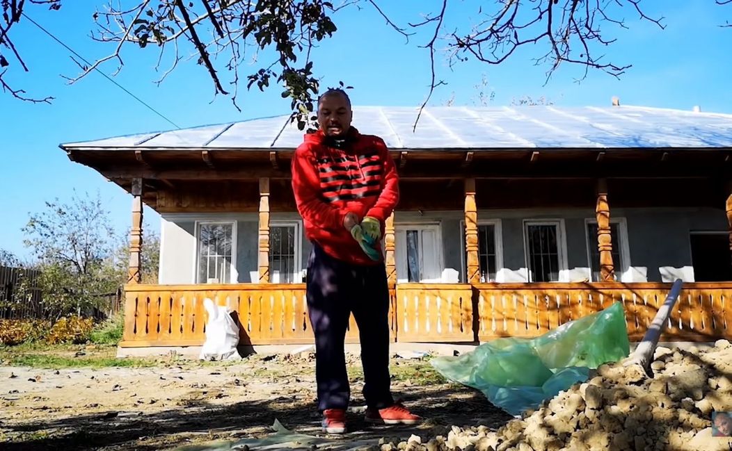 Puya își amenajează casa de la țară cu ajutorul fanilor. „Nu credeam că o să vină așa mulți”