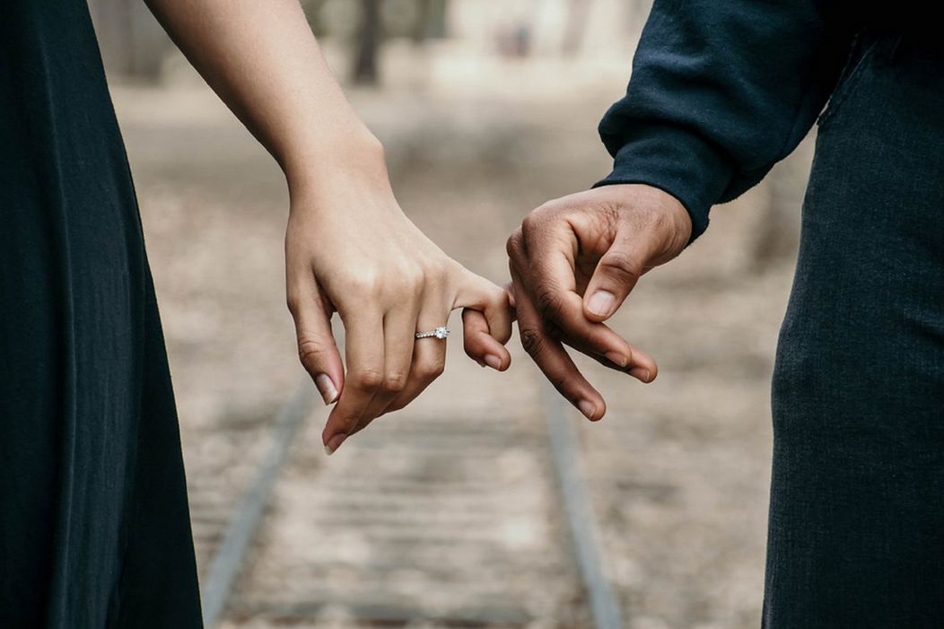 (P) 5 lucruri de care să ții cont când îi dăruiești un inel partenerei tale 