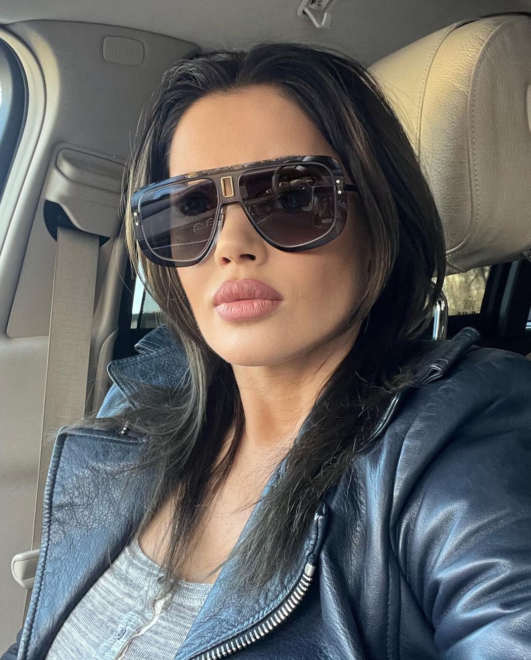 Oana Zavoranu 5