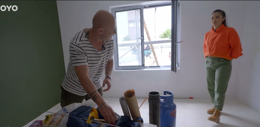 Echipa a rămas în urmă cu șantierul. Una dintre camere a trebuit refăcută „Ce construia azi se dărâma peste noapte” (6)