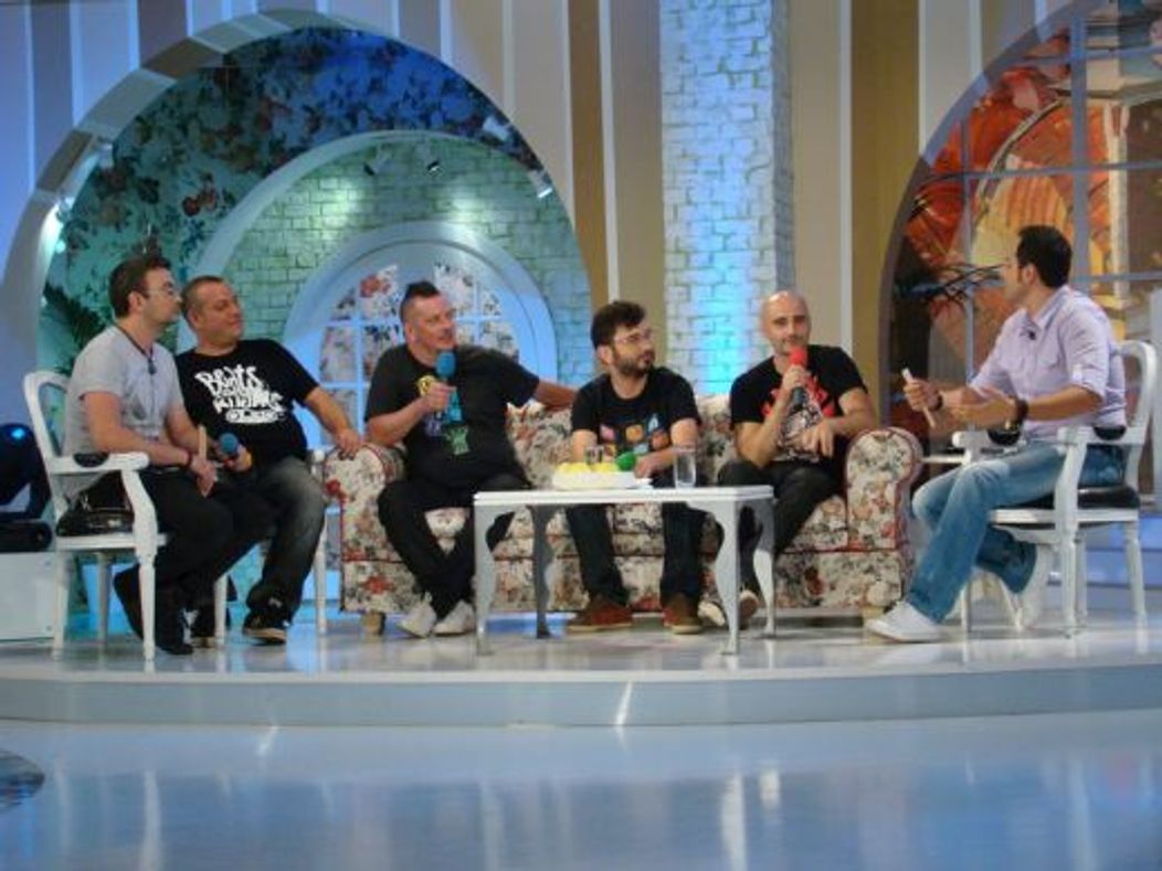 Voltaj