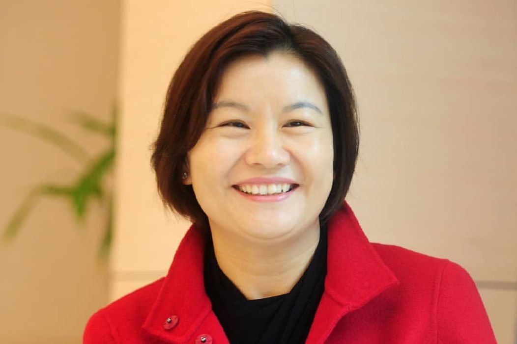 Zhou Qunfei - cea mai bogata din china