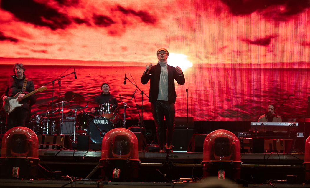 Tudor Chirila canta pe scena Arena Nationala la We Are One