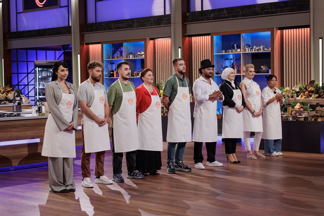 Diana Rogo, Gabriel Serban, Petre Catana, Ionela Grigore, Sebi Dascalu, Victor Costache, Carla Catana, Ortensia Iliev si Ruthie Kuszai