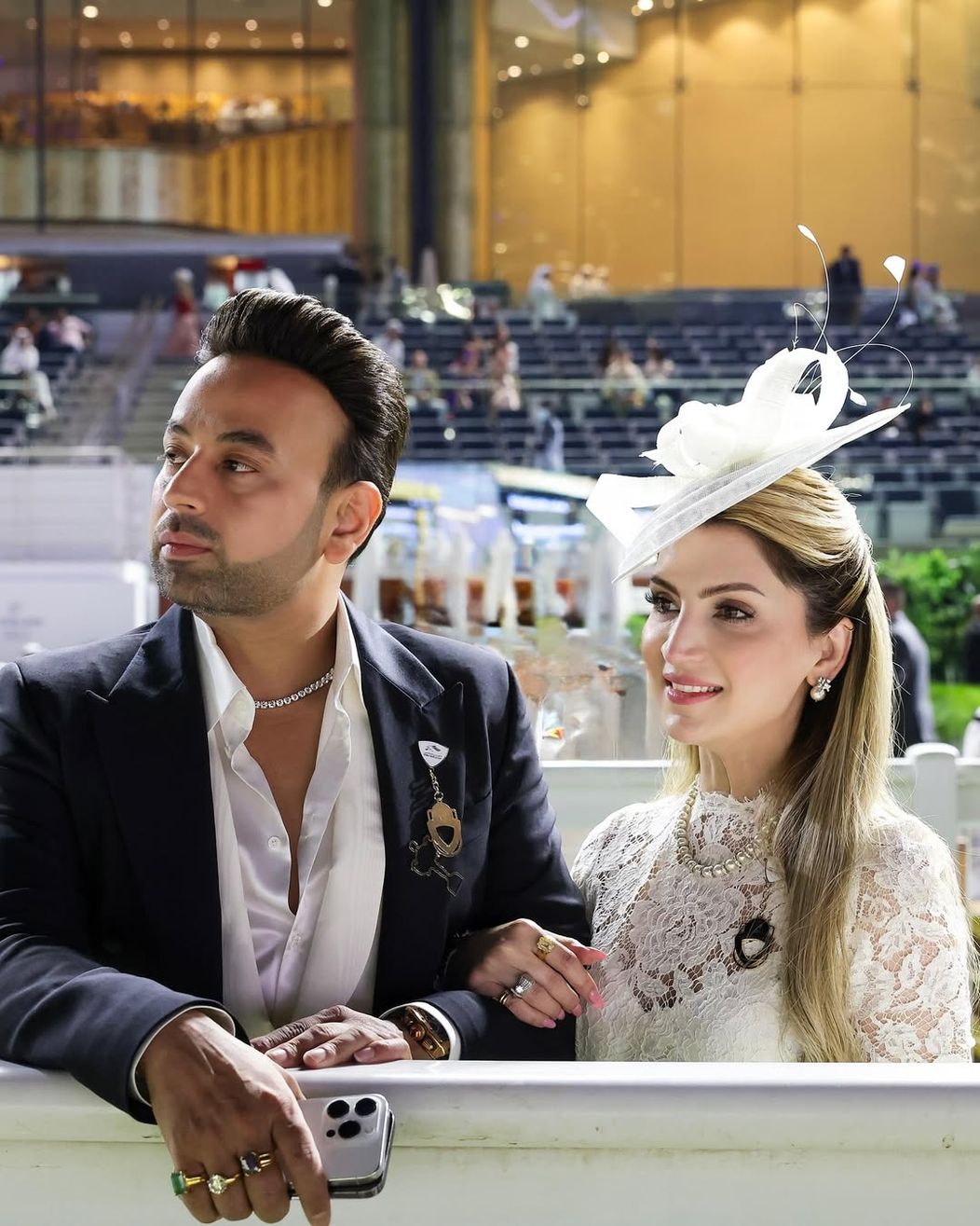 A spectacular evening at the Dubai World Cup 2025 at Meydan Racecourse!Mrs. Tabinda Sanpal graced the occasion wearing @dolcegabbana alongside her husband, Mr. Satish Sanpal, as they witnessed the grandeu (2)