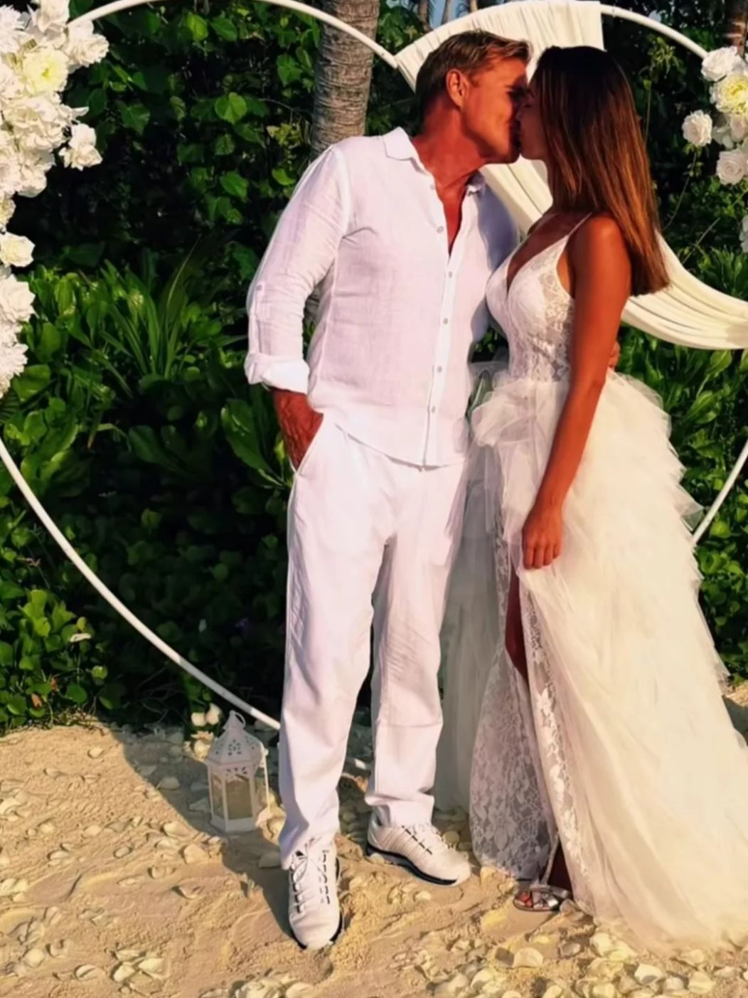 Dieter and Carina are married! Hooray! Our sincere congratulations!💝💝💝🔥🔥🔥🥳🥳🥳💕💕💕💘💘