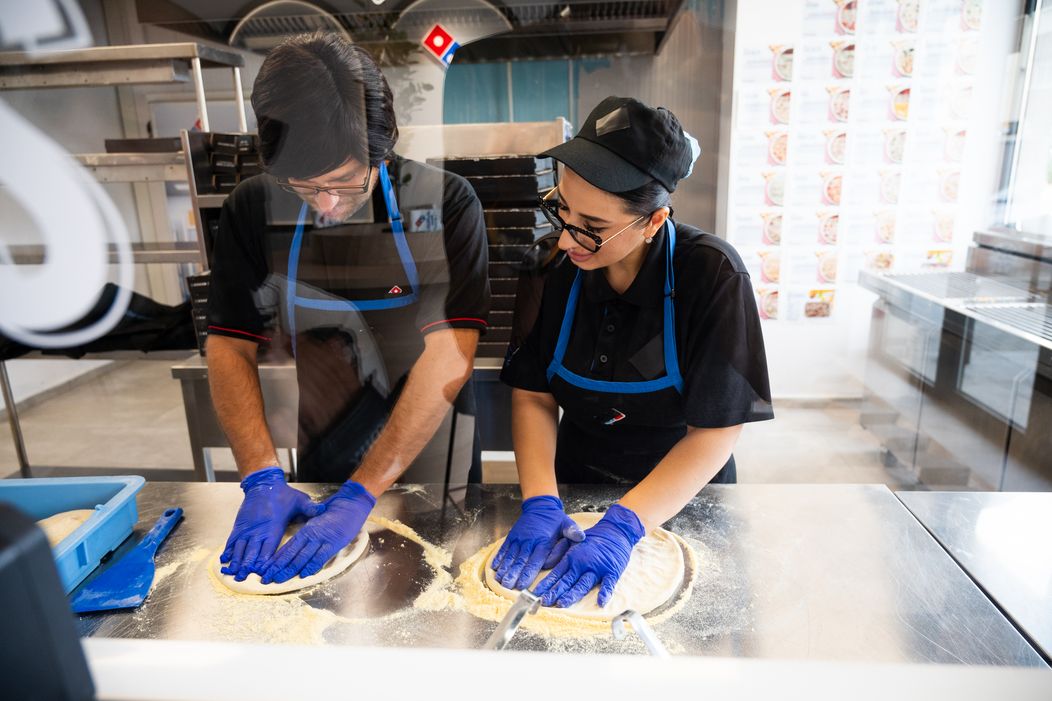  Șef sub acoperire, 21 noiembrie 2024. Șeful sub acoperire își continuă treaba, într-un restaurant abia deschis, în cadrul unui complex rezidențial, dar care nu livrează rezultatele la car (8)