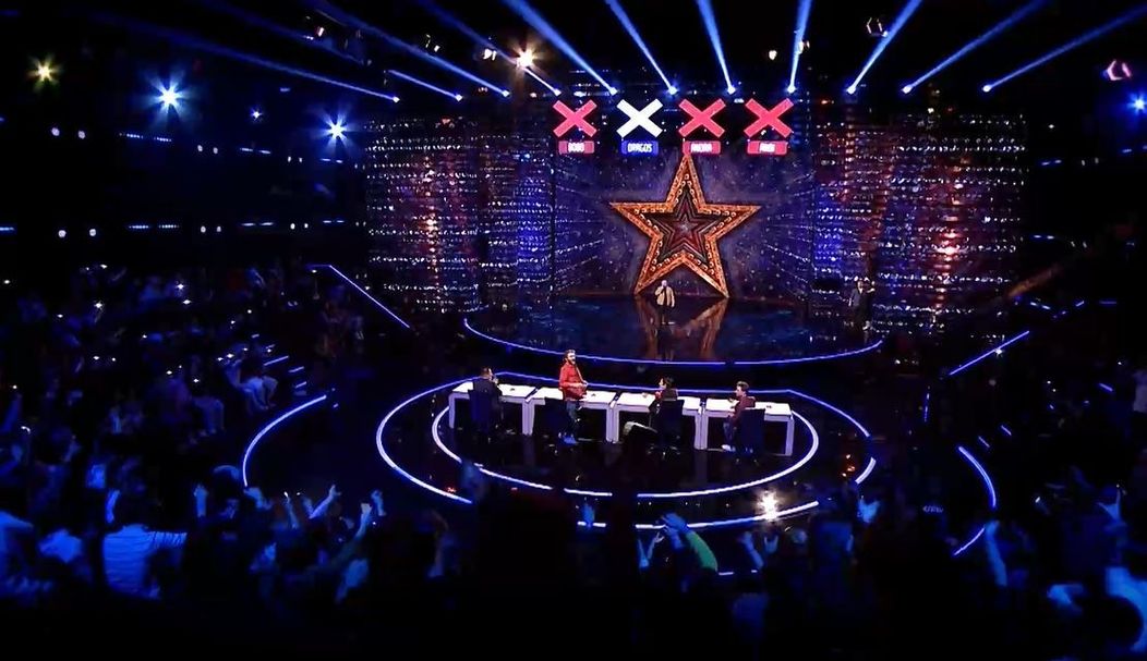 Valeriu Adam la Romanii au talent a cantat „O fată ca ea” de la Direcția 5